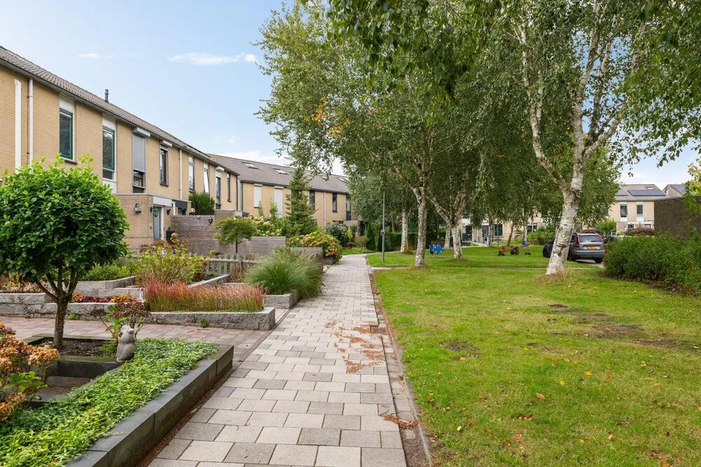 Tussenwoning te koop: Naoberdreef 53, Assen