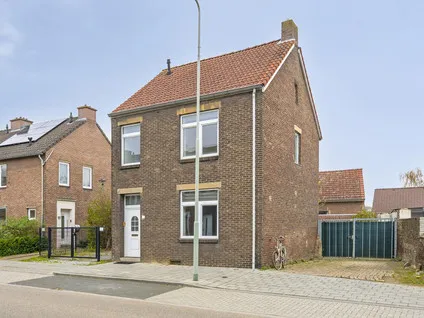 Vrijstaande woning te koop: Napoleonbaan Noord 119, Geleen