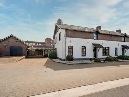 Twee-onder-één-kap te koop: Napoleonsbaan Noord 31A, Baarlo-centrum Baarlo