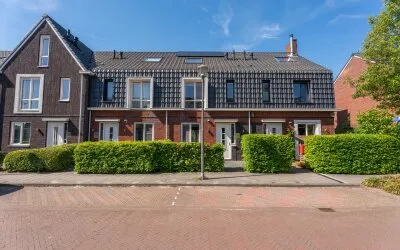 Tussenwoning te koop: Narcis 52, Bollenbuurt Voorhout