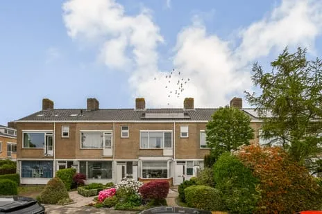 Tussenwoning te koop: Narcissenlaan 21, Bloemenbuurt Sassenheim