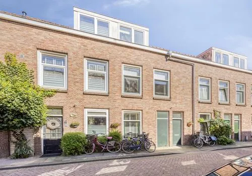 Tussenwoning te koop: Narcissenstraat 76A, Bloemhof Rotterdam