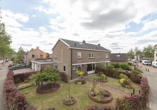 Twee-onder-één-kap te koop: Narcisstraat 1, De Dorpen Assen