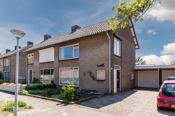 Tussenwoning te koop: Narcisstraat 55, Hoevenseveld Uden