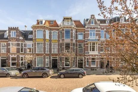 Tussenwoning te koop: Nassau Dillenburgstraat 23, Nassaubuurt 'S-Gravenhage