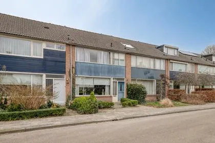 Tussenwoning te koop: Nassaulaan 26, Hoevelaken