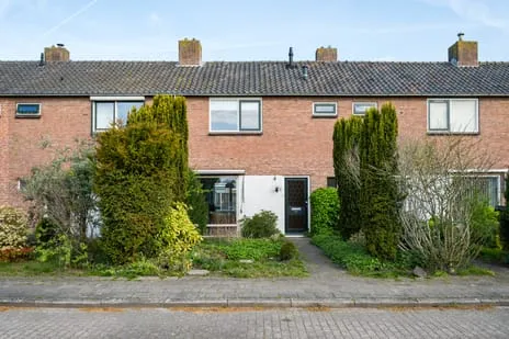 Tussenwoning te koop: Nassaulaan 52, Zuiderenk Lochem