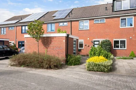 Tussenwoning te koop: Nassaupark 91, Harmelen-Zuid (dorp) Harmelen