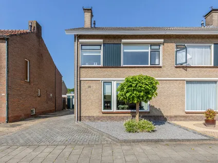 Twee-onder-één-kap te koop: Nassauplein 21, Torenveld Zevenbergen