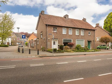 Twee-onder-één-kap te koop: Nassaustraat 1, Oud-Geleen en Haesselderveld Geleen