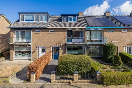 Tussenwoning te koop: Nassaustraat 15, Oranjebuurt Lisse