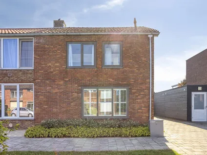 Hoekwoning te koop: Nassaustraat 2, Kern Sas van Gent Sas Van Gent