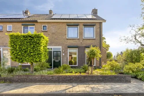 Twee-onder-één-kap te koop: Nassaustraat 2, Varsseveld Varsseveld