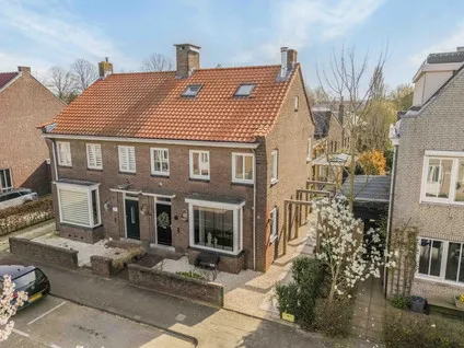 Twee-onder-één-kap te koop: Nassaustraat 237, Ridderkerk