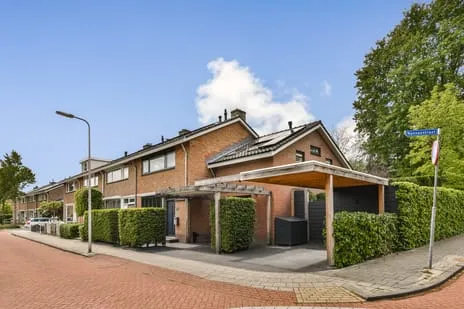 Hoekwoning te koop: Nassaustraat 29, Landweg Poortugaal