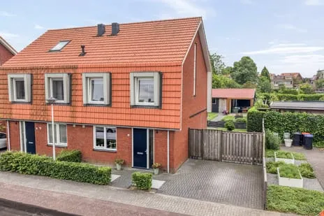Twee-onder-één-kap te koop: Nassaustraat 4, Wilhelminawijk Nijverdal