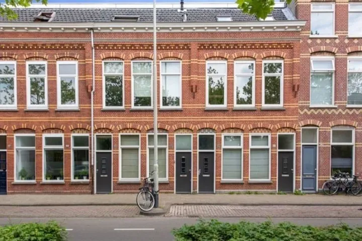 Tussenwoning te koop: Nassaustraat 41A, Valkenberg Breda