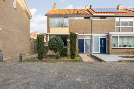 Hoekwoning te koop: Naundorffstraat 23, Breda