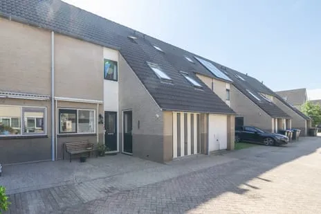 Tussenwoning te koop: Neckarstraat 5, Rivierenbuurt Lelystad