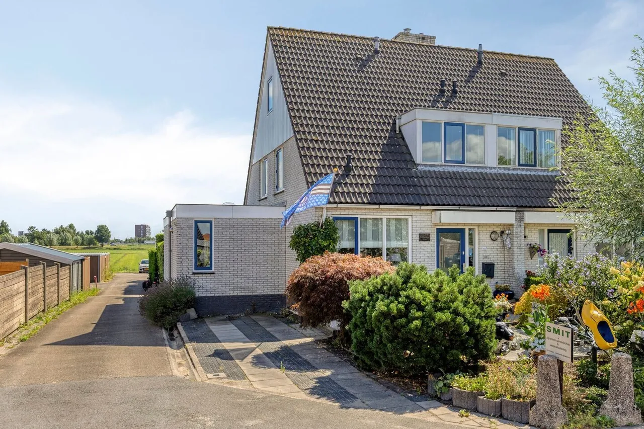 Twee-onder-één-kap te koop: Neckerstraat 165, Wijdewormer