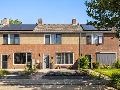 Tussenwoning te koop: Neeltie Jansstraat 10, St.-Jacobiparochie Zuid St.-Jacobiparochie