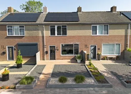 Terraced house for sale: Neeltie Jansstraat 12, St.-Jacobiparochie Zuid St.-Jacobiparochie