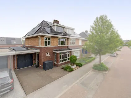 Tussenwoning te koop: Nellemenkeslaan 50, Kern Belfeld Belfeld