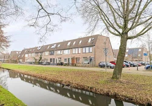 Tussenwoning te koop: Nemelaersingel 40, Beverwaard Rotterdam