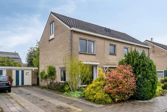 Twee-onder-één-kap te koop: Neptunusstraat 17, Borne