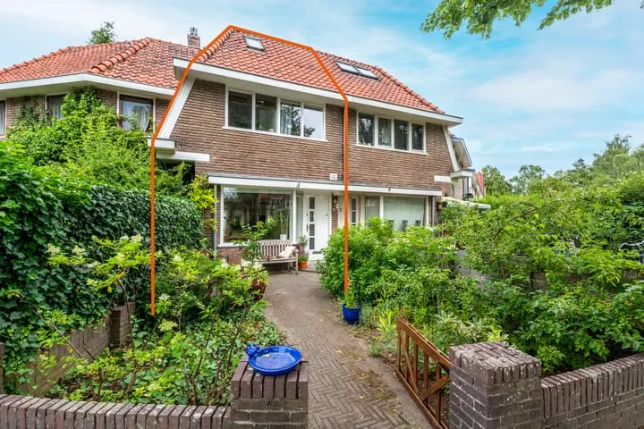 Tussenwoning te koop: Nepveulaan 55, Dijnselburg Zeist