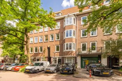 Apartment for sale: Nepveustraat 14-1, Paramariboplein e.o. Amsterdam