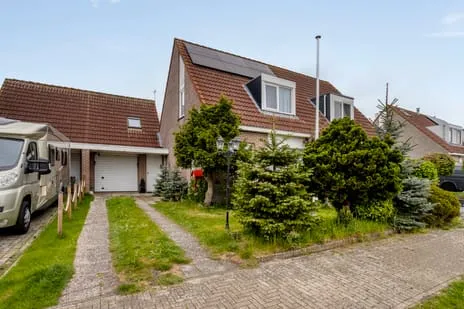 Tussenwoning te koop: Nessenwei 16C, Oosthem Oosthem