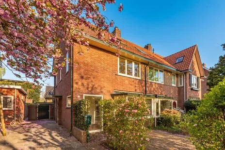 Hoekwoning te koop: Neuweg 401, Staatsliedenkwartier Hilversum