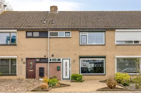Tussenwoning te koop: Newtonstraat 21, Serlippenspolder Terneuzen