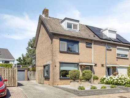 Twee-onder-één-kap te koop: Nicolaas Beetsstraat 12, Kesteren Kesteren