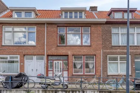 Tussenwoning te koop: Nicolaas Beetsstraat 68, Schrijversbuurt Schiedam