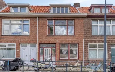 Tussenwoning te koop: Nicolaas Beetsstraat 68, Schrijversbuurt Schiedam
