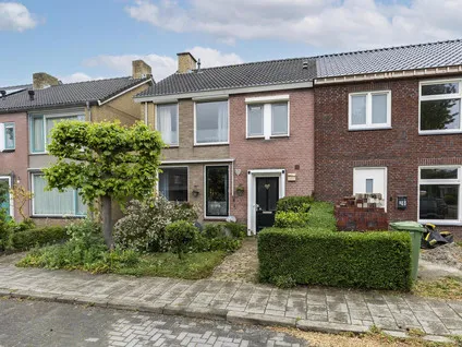 Twee-onder-één-kap te koop: Nicolaas Sichmansstraat 43, Eersel-kom en Lindeakkers Eersel