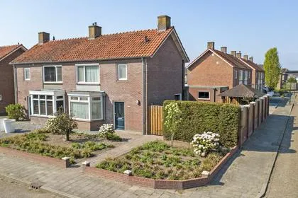 Hoekwoning te koop: Nicolaas Busiusstraat 2, Hilvarenbeek Hilvarenbeek