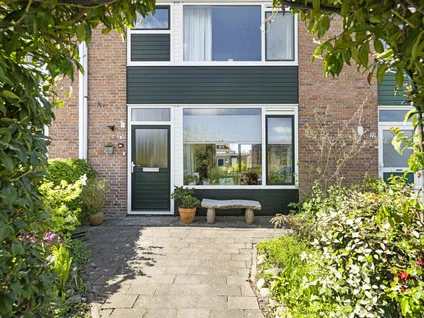 Tussenwoning te koop: Nicolaas Maeskade 23, Vlietwijk Voorschoten