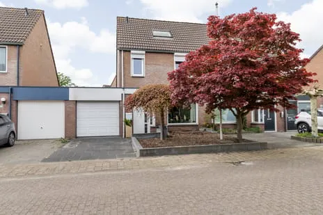 Tussenwoning te koop: Nicoline Swijgmanstraat 75, Kesteren Breda