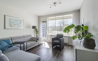 Appartement te koop: Niels Bohrplaats 562, Rotterdam