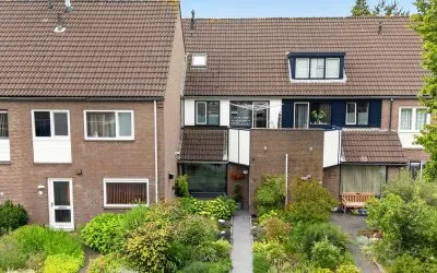 Tussenwoning te koop: Nienhof 17, De Hoven Ede