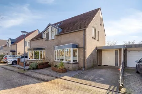 Tussenwoning te koop: Nierslaan 42, Brouwhuis-Oost Helmond