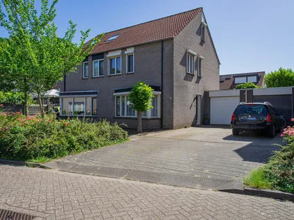Tussenwoning te koop: Nierslaan 6, Brouwhuis-Oost Helmond