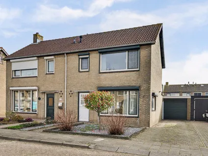 Twee-onder-één-kap te koop: Nieukerckestraat 10, Krabbendijke - Kern Krabbendijke