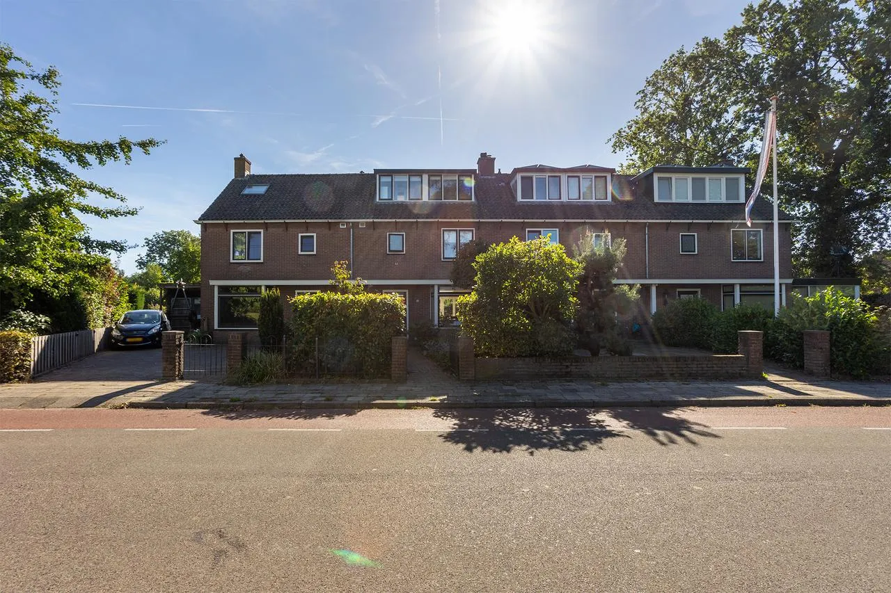 Tussenwoning te koop: Nieuw-Loosdrechtsedijk 81, Loosdrecht