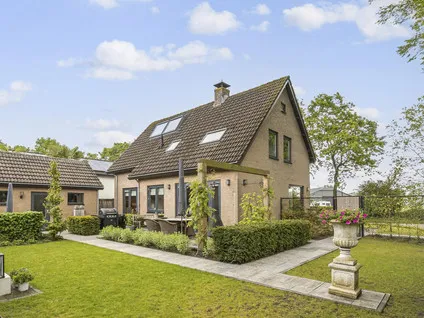 Vrijstaande woning te koop: Nieuwe Beekhoek 10, Ulvenhout Ulvenhout