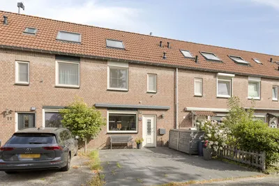 Tussenwoning te koop: Nieuwe Diepstraat 13, Waterwijk West Almere