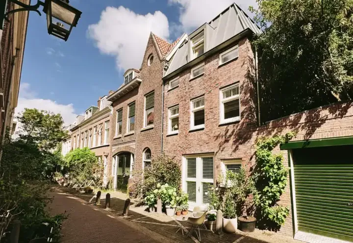 Tussenwoning te koop: Nieuwe Kruisstraat 23, Bakenes Haarlem